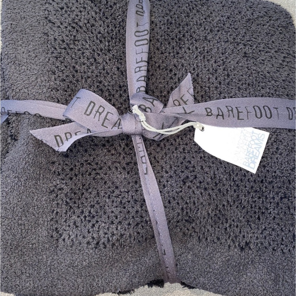 Barefoot Dreams Dual Texture Throw - Picture 5 of 5